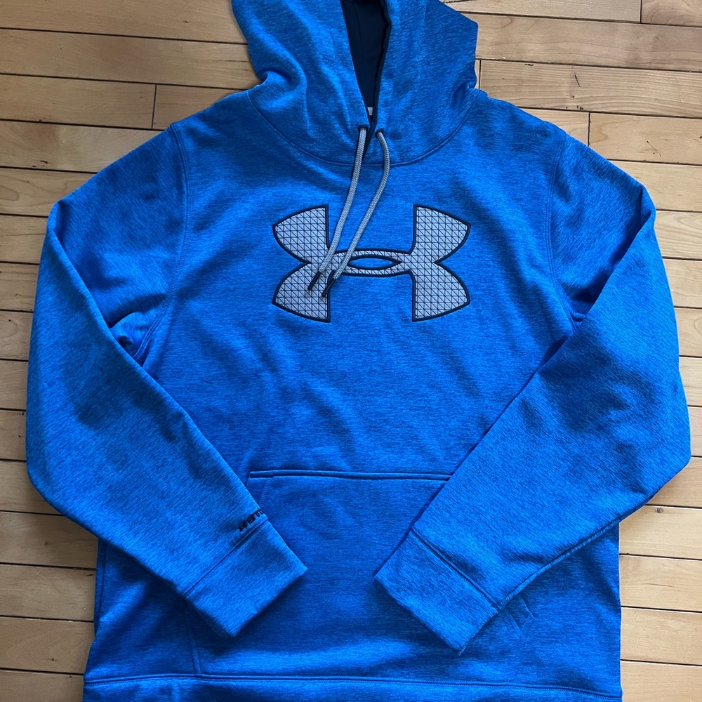 Under armour sweatshirt